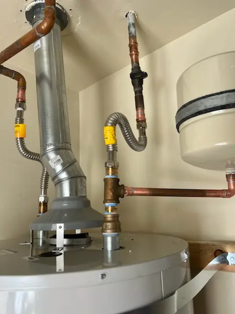 Water heater installation and plumbing repair in Kingsford